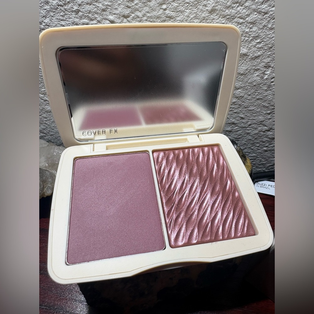 COVER FX Monochromatic Powder Blush Duo - Picture 4 of 5
